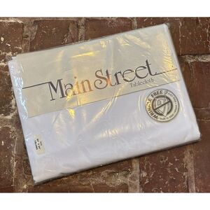 NEW 60"x 84" White Tablecloth Bardwill  Wrinkle Free Easy Care Cotton Blend
